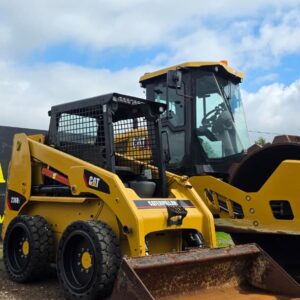 2015 CAT 236B2 Skidsteer Complete Rebuilt Tyres - Solids Hours - 1367